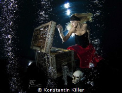 Titel: Nibelungengold in Worms.
UW Model : Veronika VA 0... by Konstantin Killer 